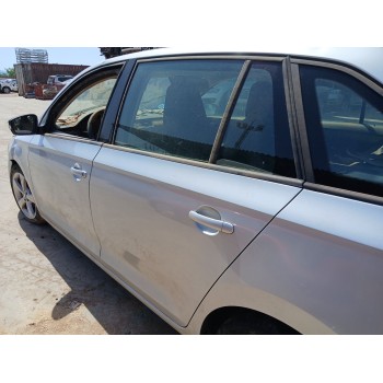 Recambio de puerta trasera izquierda para skoda rapid referencia OEM IAM   