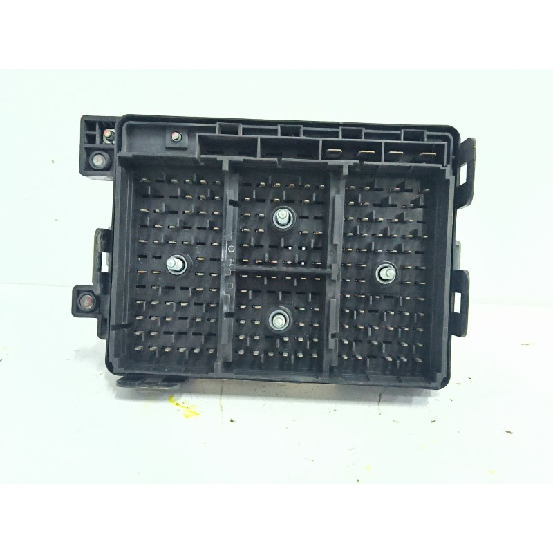 CAJA RELES / FUSIBLES