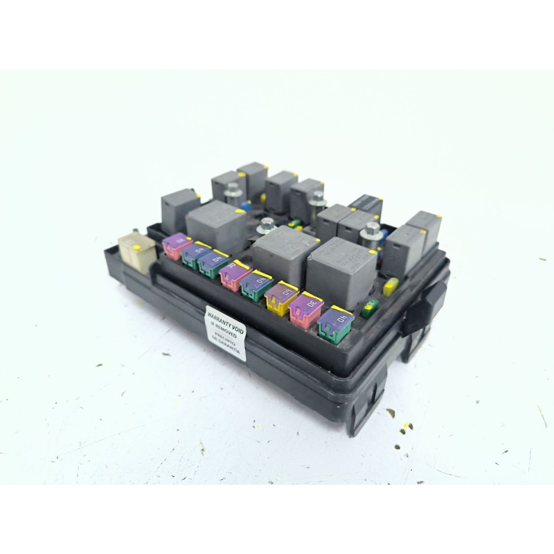 CAJA RELES / FUSIBLES