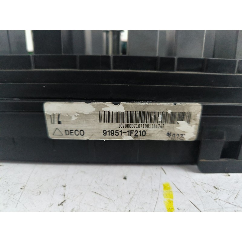 CAJA RELES / FUSIBLES