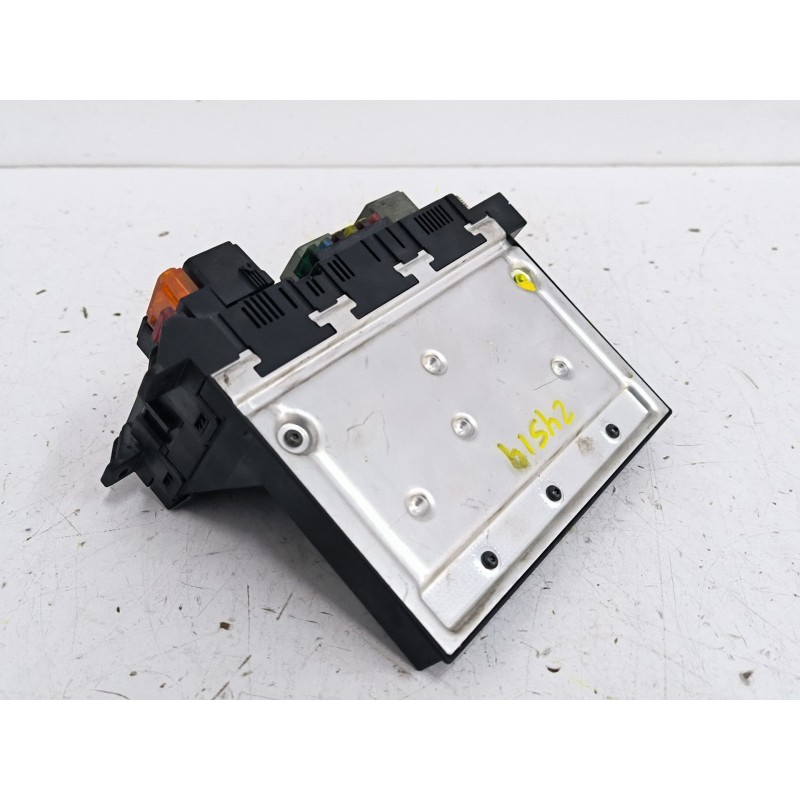 CAJA RELES / FUSIBLES