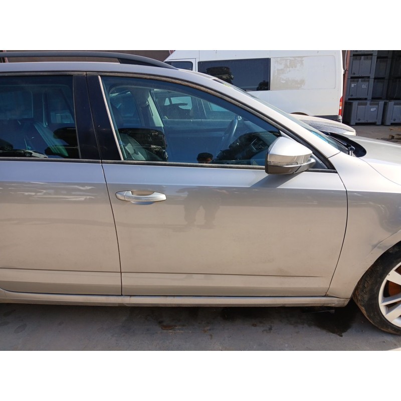 Recambio de puerta delantera derecha para skoda octavia iii combi (5e5, 5e6) 2.0 tdi referencia OEM IAM   