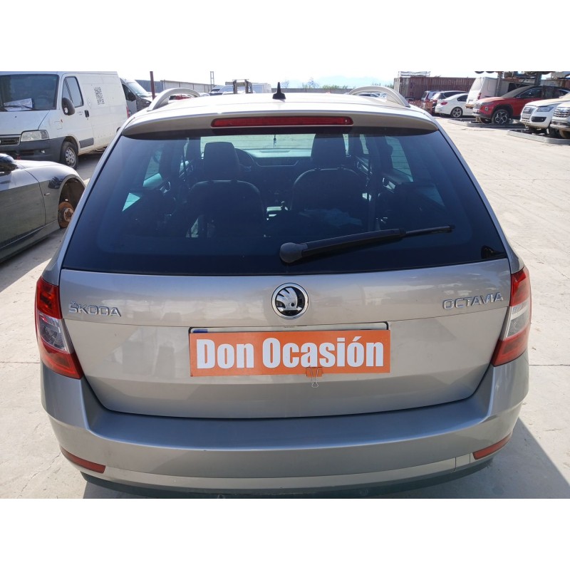 Recambio de porton trasero para skoda octavia iii combi (5e5, 5e6) 2.0 tdi referencia OEM IAM   