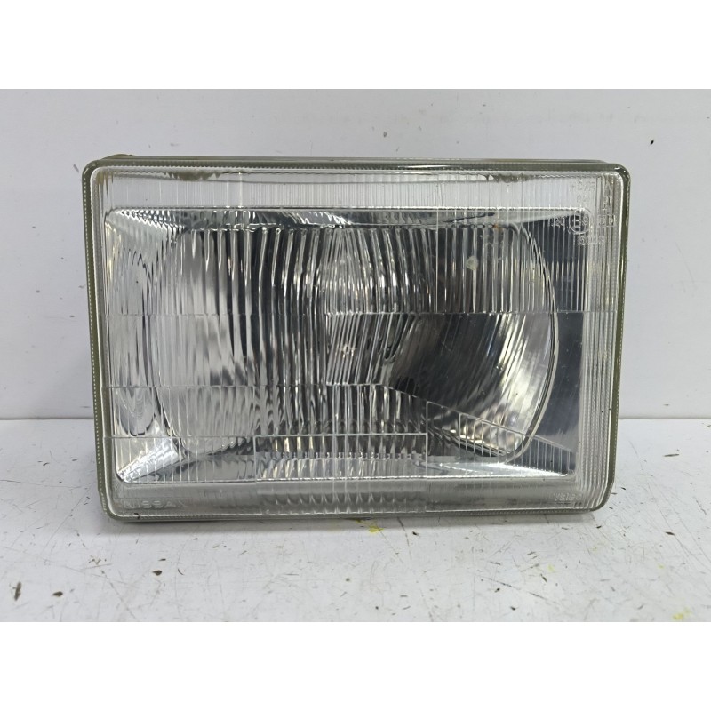 Recambio de faro izquierdo para nissan trade caja/chasis 3.0 d referencia OEM IAM 01506523  