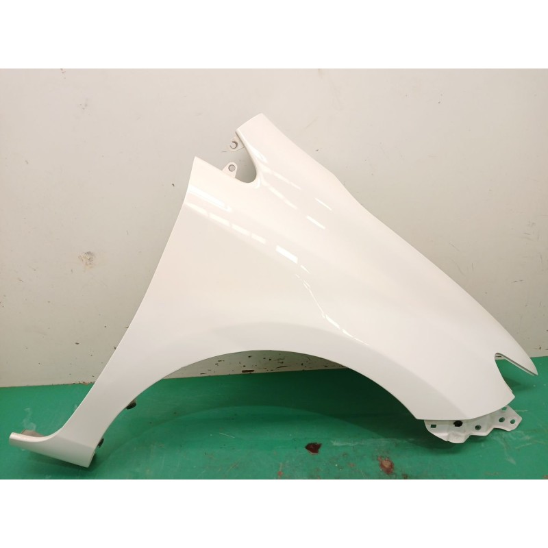 Recambio de aleta delantera derecha para toyota auris (_e18_) 1.4 d-4d (nde180_) referencia OEM IAM 5381102340  
