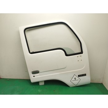 Recambio de puerta delantera derecha para nissan cabstar 01.04  3.0 diesel referencia OEM IAM  OBSERVAR FOTOS 