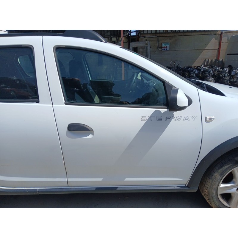 Recambio de puerta delantera derecha para dacia sandero ii (b8_) 1.5 dci referencia OEM IAM   