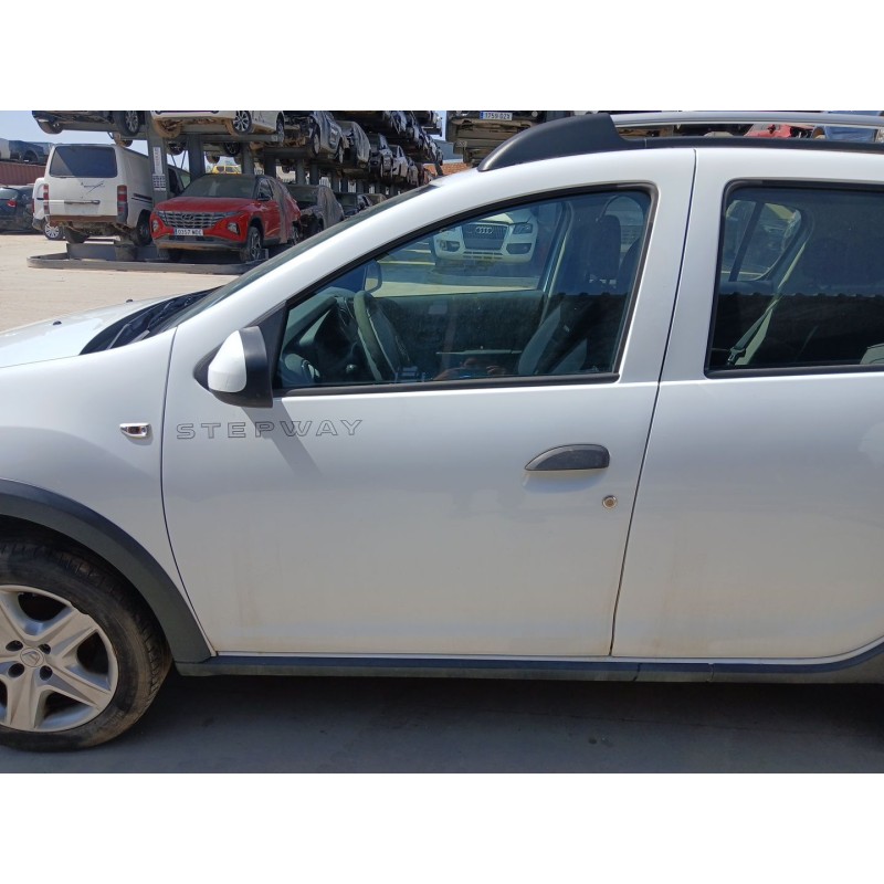 Recambio de puerta delantera izquierda para dacia sandero ii (b8_) 1.5 dci referencia OEM IAM   