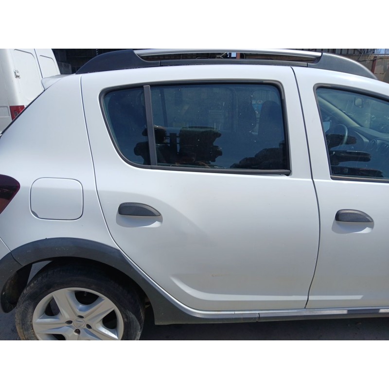 Recambio de puerta trasera derecha para dacia sandero ii (b8_) 1.5 dci referencia OEM IAM   