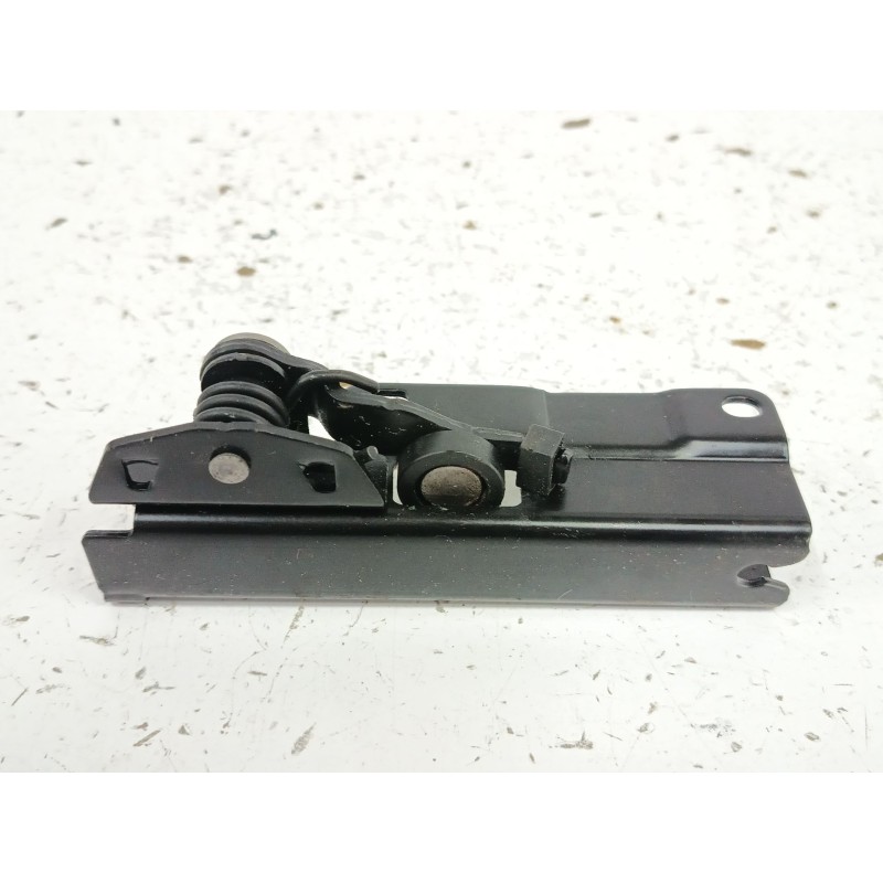 Recambio de soporte / guia puerta corredera para peugeot rifter 1.5 bluehdi 100 referencia OEM IAM 9816965880  