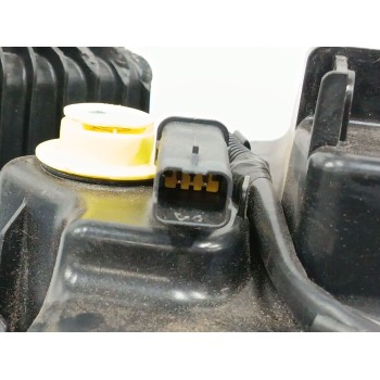 Recambio de deposito adblue para peugeot rifter 1.5 bluehdi 100 referencia OEM IAM 9832421480  