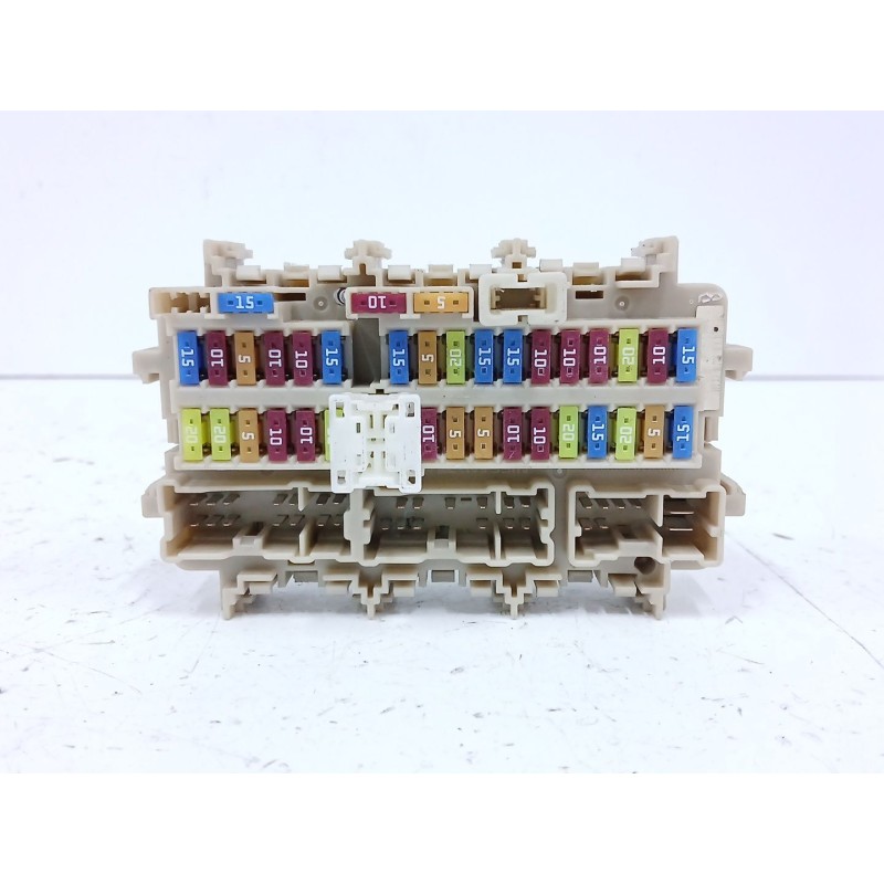 CAJA RELES / FUSIBLES