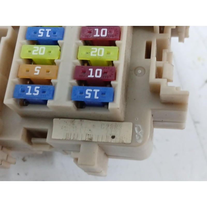 CAJA RELES / FUSIBLES