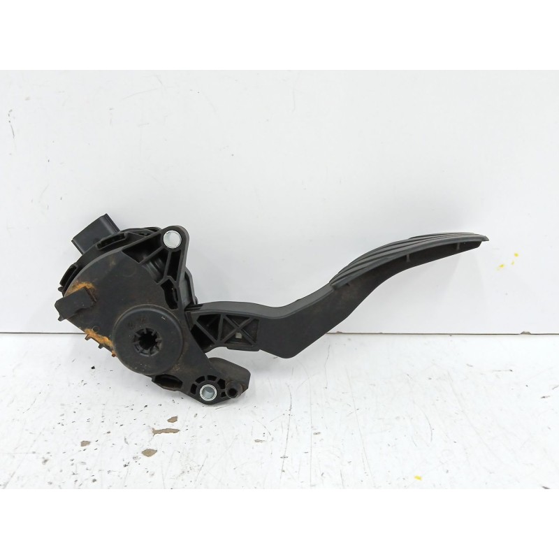 PEDAL ACELERADOR
