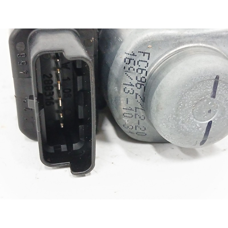 MOTOR ELEVALUNAS DELANTERO IZQUIERDO