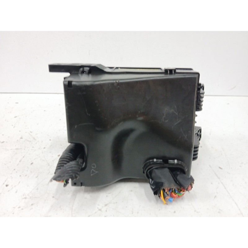 CAJA RELES / FUSIBLES 913112Y541
