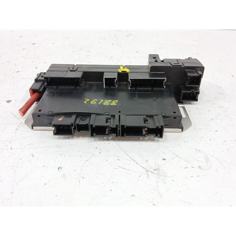 CAJA RELES / FUSIBLES 05045123