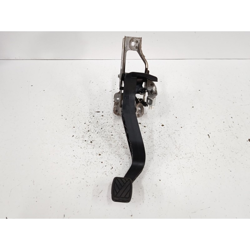 PEDAL EMBRAGUE
