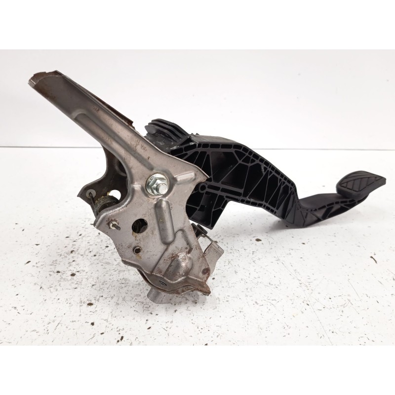 PEDAL EMBRAGUE