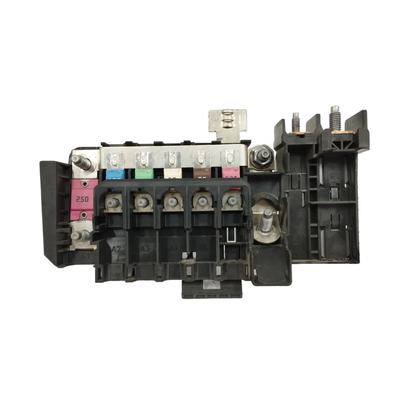 CAJA RELES / FUSIBLES