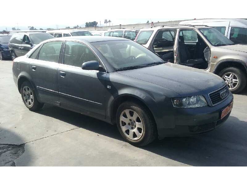 AUDI A4 BERLINA (8E)