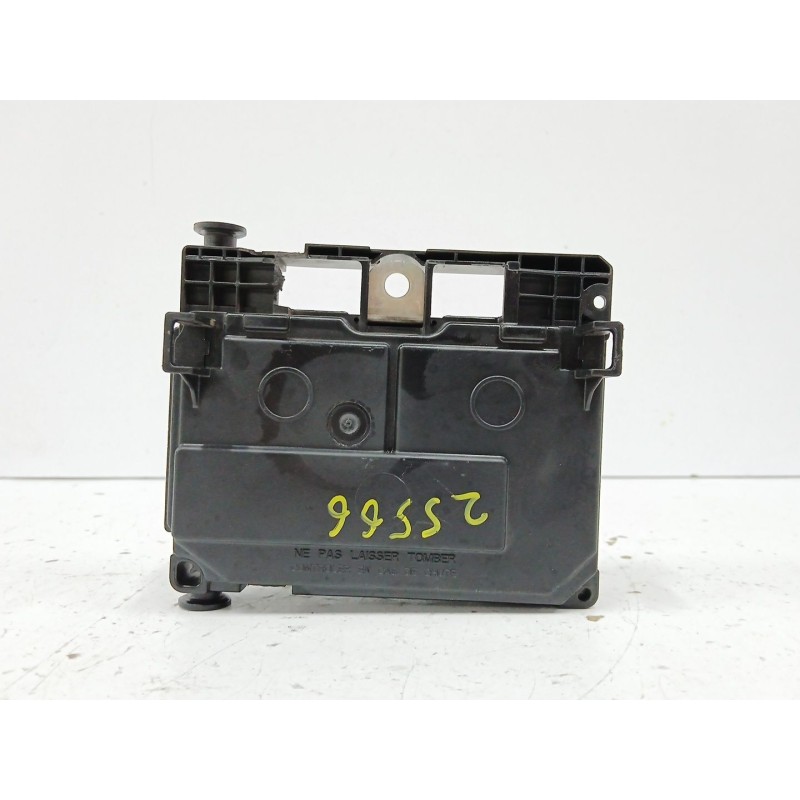 CAJA RELES / FUSIBLES