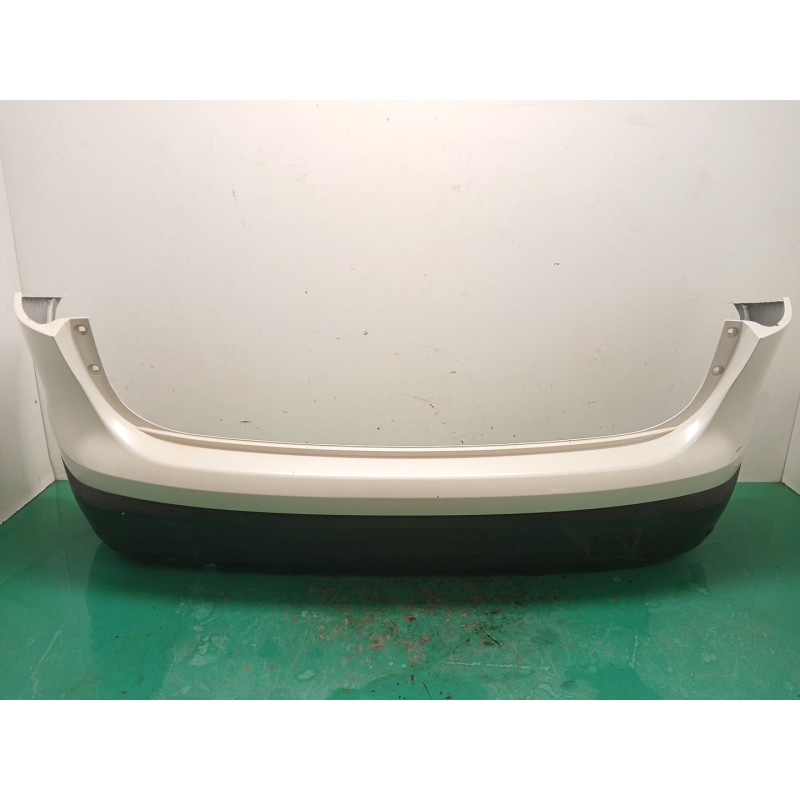 PARAGOLPES TRASERO