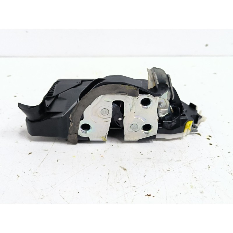 Recambio de cerradura puerta delantera derecha para toyota yaris (_p13_) 1.5 hybrid (nhp130_) referencia OEM IAM U3111130F3  