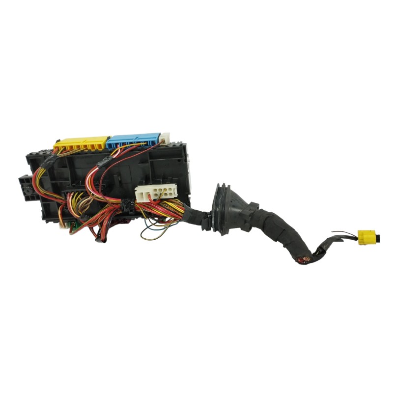 CAJA RELES / FUSIBLES