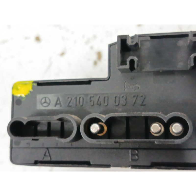 CAJA RELES / FUSIBLES
