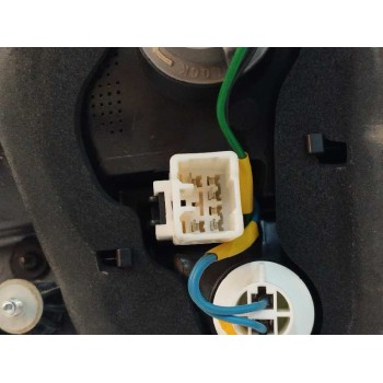 Recambio de piloto trasero izquierdo interior para kia carens iv 1.7 crdi referencia OEM IAM 92403A4010  