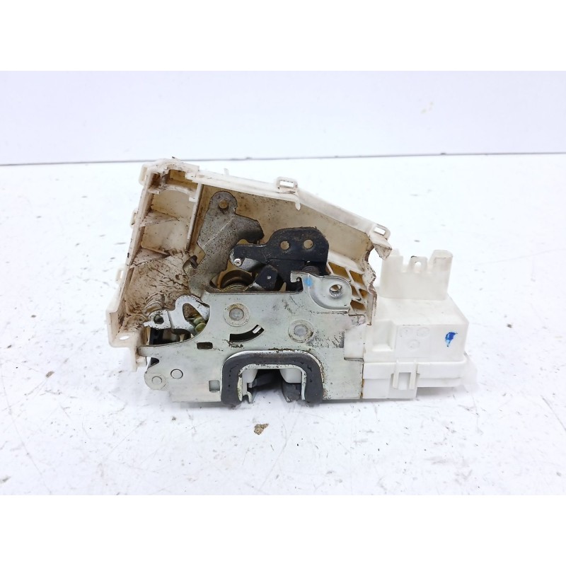 CERRADURA PUERTA TRASERA DERECHA