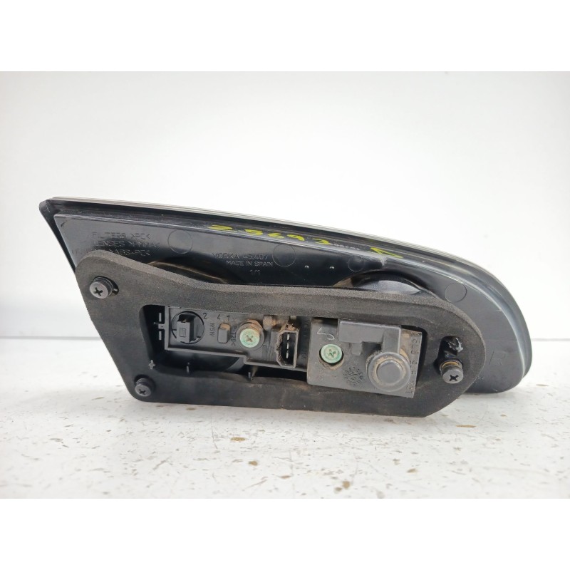 PILOTO TRASERO DERECHO INTERIOR 6L6945108