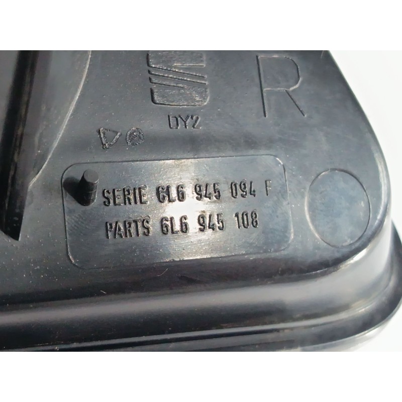 PILOTO TRASERO DERECHO INTERIOR 6L6945108
