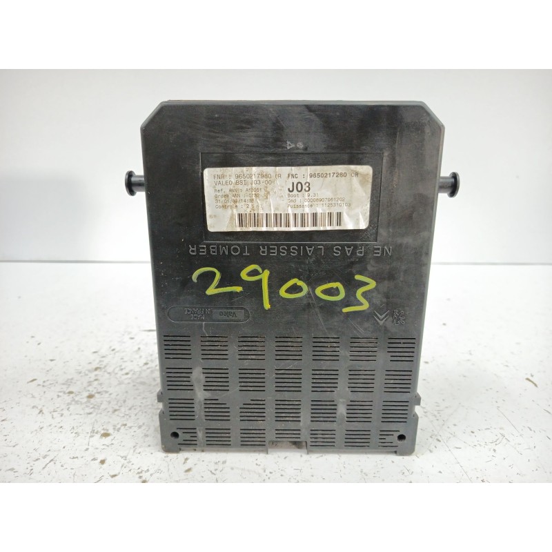 CAJA RELES / FUSIBLES