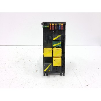 CAJA RELES / FUSIBLES 0025451901 0195455632 
