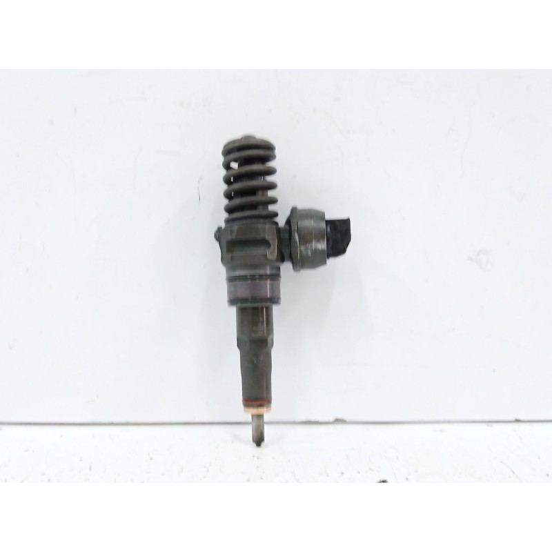 Recambio de inyector para volkswagen polo iv (9n_, 9a_) 1.4 tdi referencia OEM IAM 038130073BL  