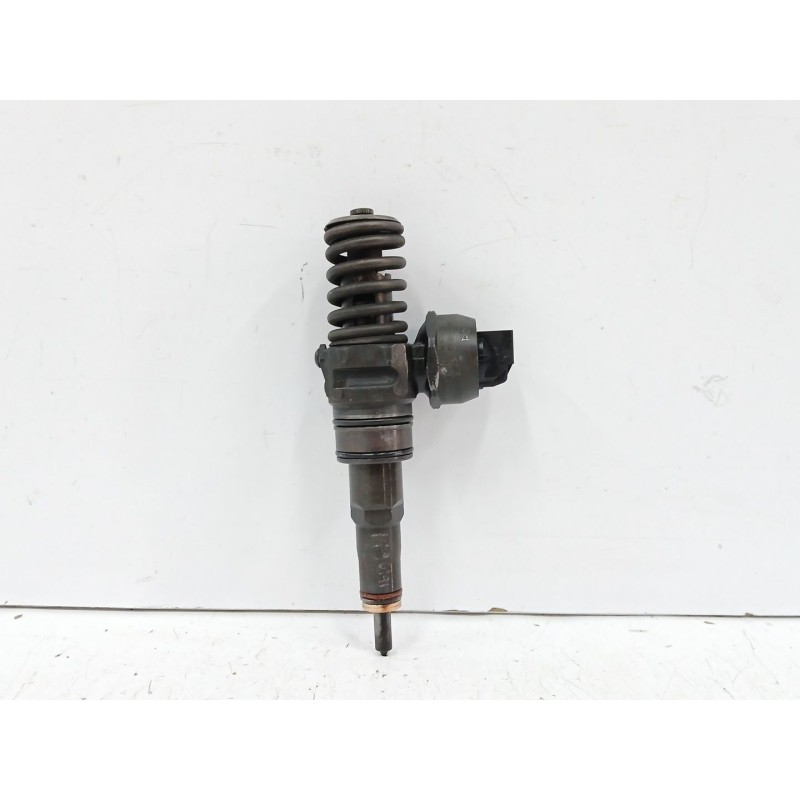 Recambio de inyector para volkswagen polo iv (9n_, 9a_) 1.4 tdi referencia OEM IAM 038130073BL  