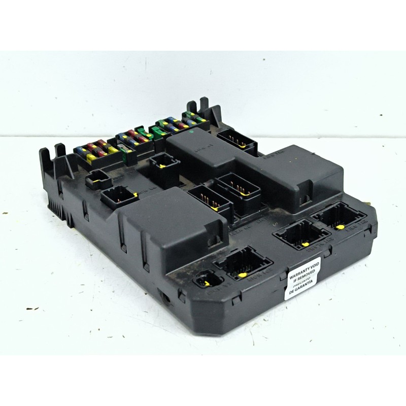 CAJA RELES / FUSIBLES