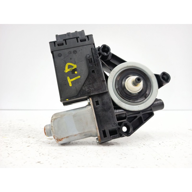 MOTOR ELEVALUNAS TRASERO DERECHO 966264102