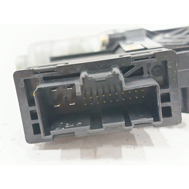 MOTOR ELEVALUNAS TRASERO DERECHO 966264102