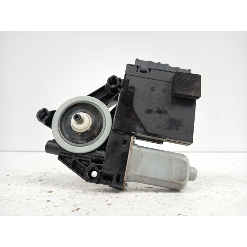 MOTOR ELEVALUNAS DELANTERO DERECHO 966269103