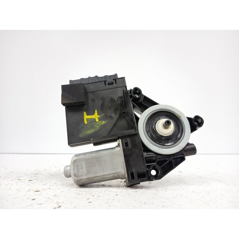 MOTOR ELEVALUNAS DELANTERO IZQUIERDO 966268103