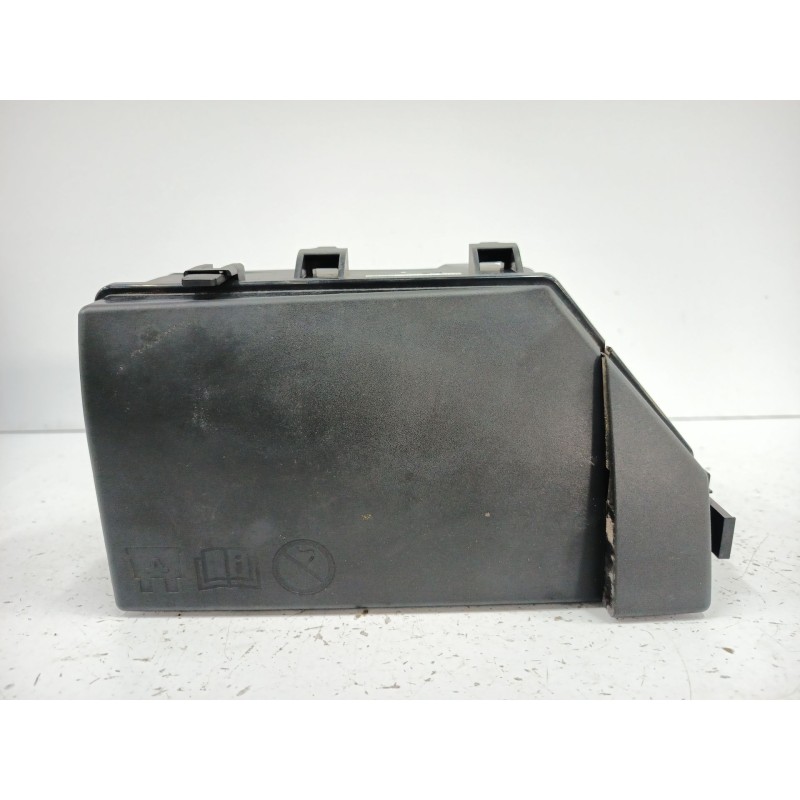 CAJA RELES / FUSIBLES