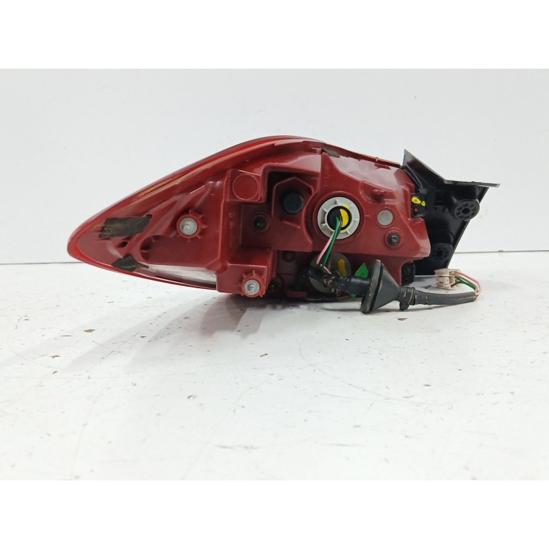 PILOTO TRASERO DERECHO 92402G4