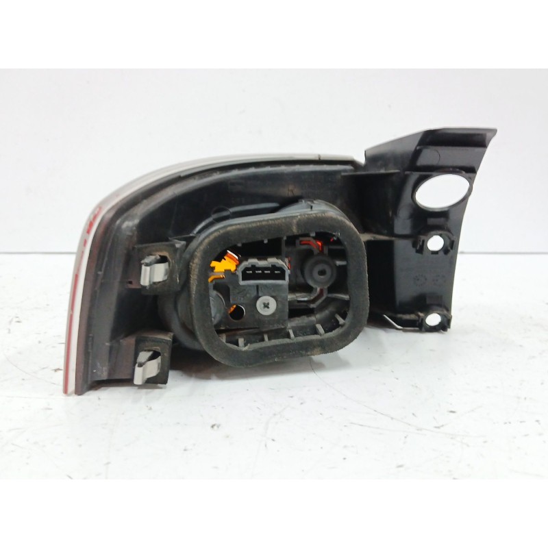 PILOTO TRASERO DERECHO 6L6945112D