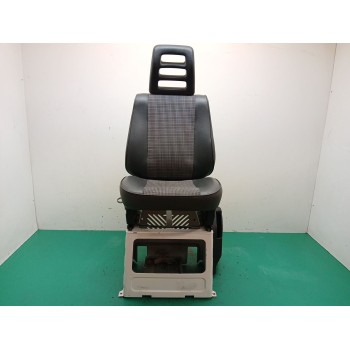 ASIENTO DELANTERO IZQUIERDO 