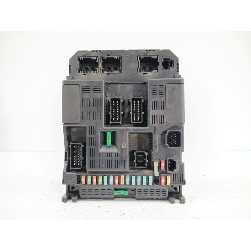 CAJA RELES / FUSIBLES