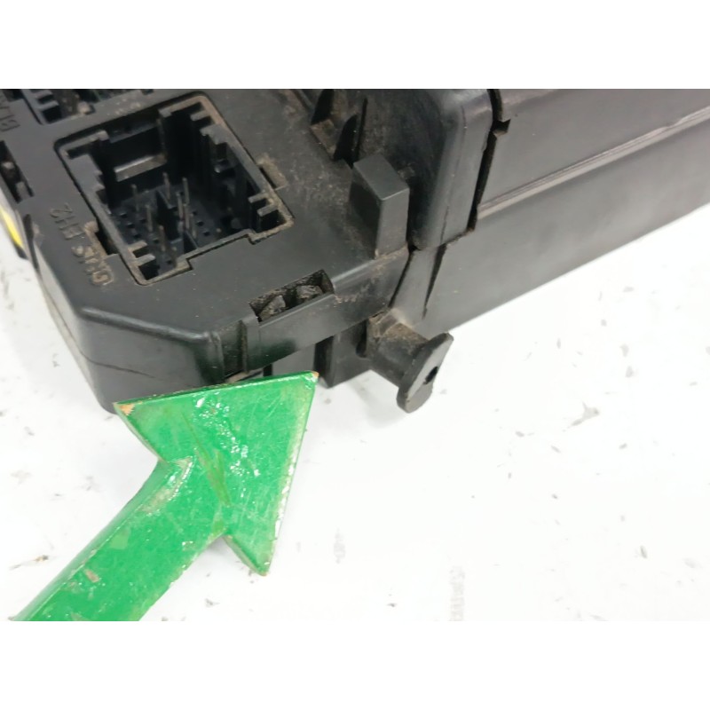 CAJA RELES / FUSIBLES