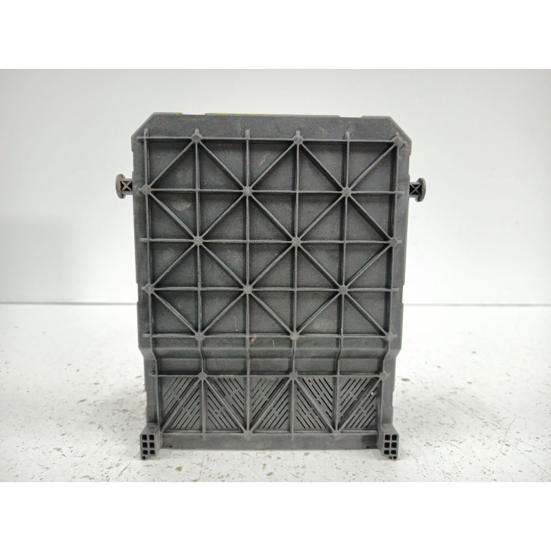 CAJA RELES / FUSIBLES